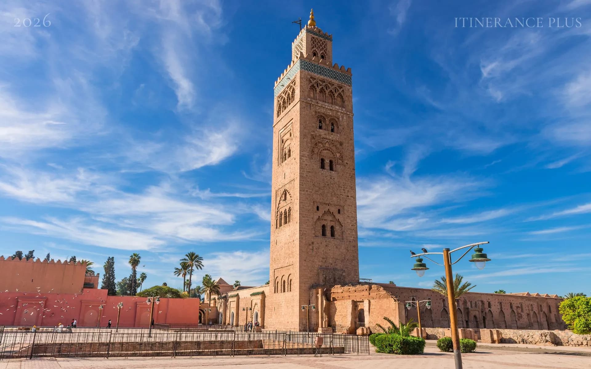 Pourquoi la lumière de la place Jemaa el-Fna fascine-t-elle autant ? - guide destination premium au Maroc | Itinerance Plus