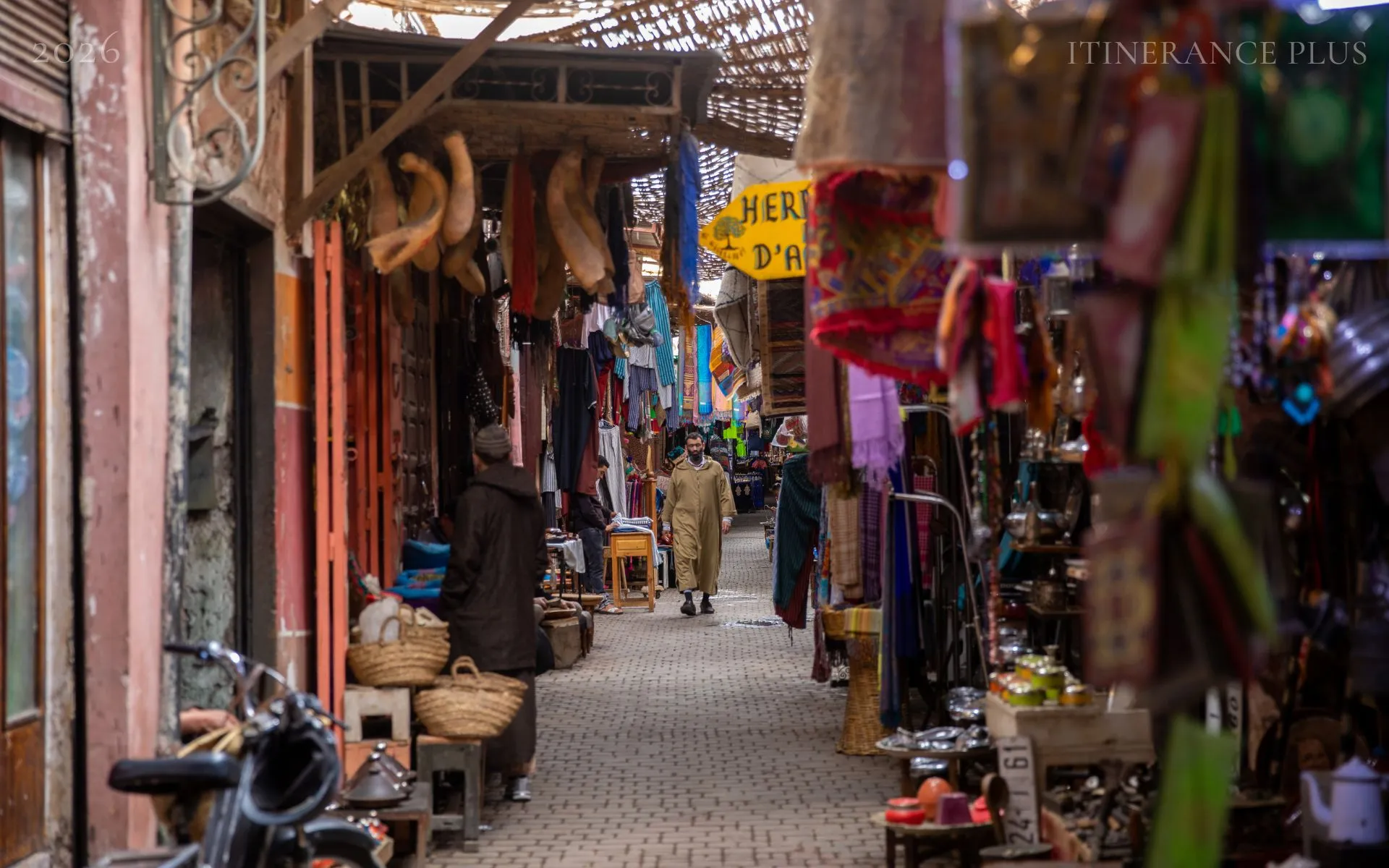 Comment s'orienter dans le labyrinthe des souks sans perdre le nord ? - guide destination premium au Maroc | Itinerance Plus