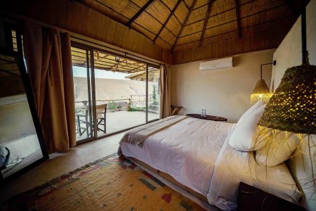 Le Bedouin Agafay : un Hôtel de Charme dans le Désert d’Agafay